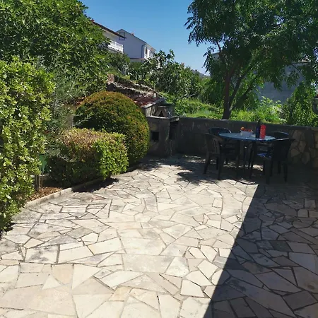 Rahela Apartment *